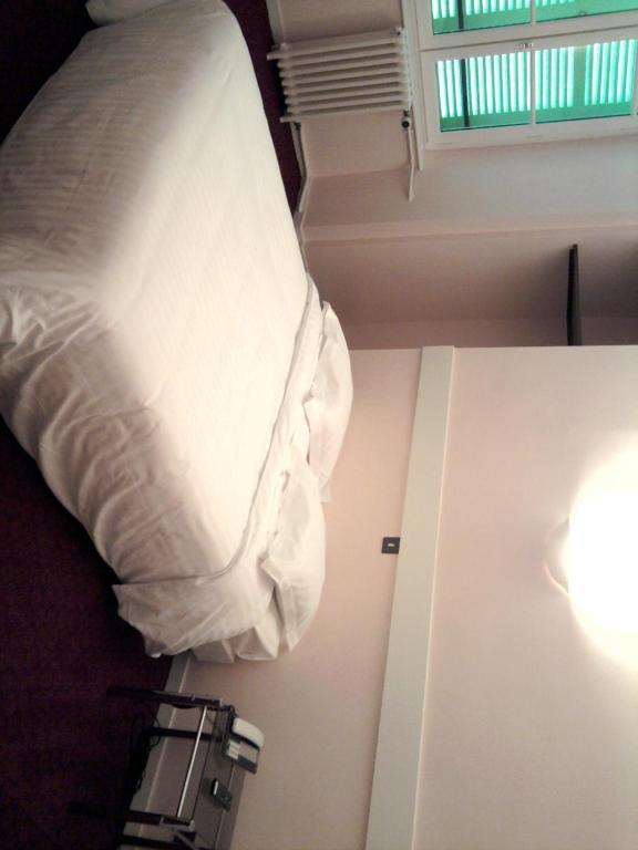 Le Central By Santat ! Bellac Room photo