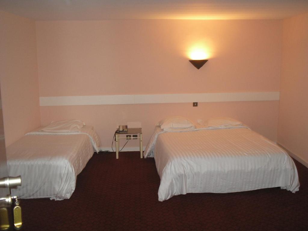 Le Central By Santat ! Bellac Room photo