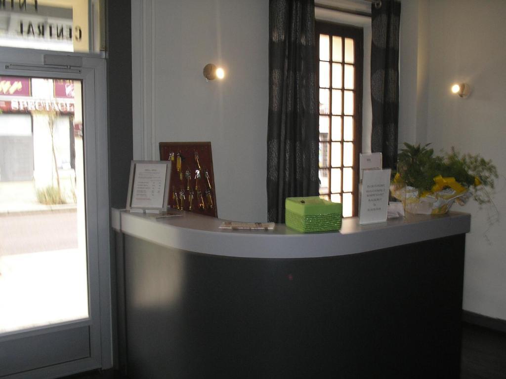 Le Central By Santat ! Bellac Exterior photo